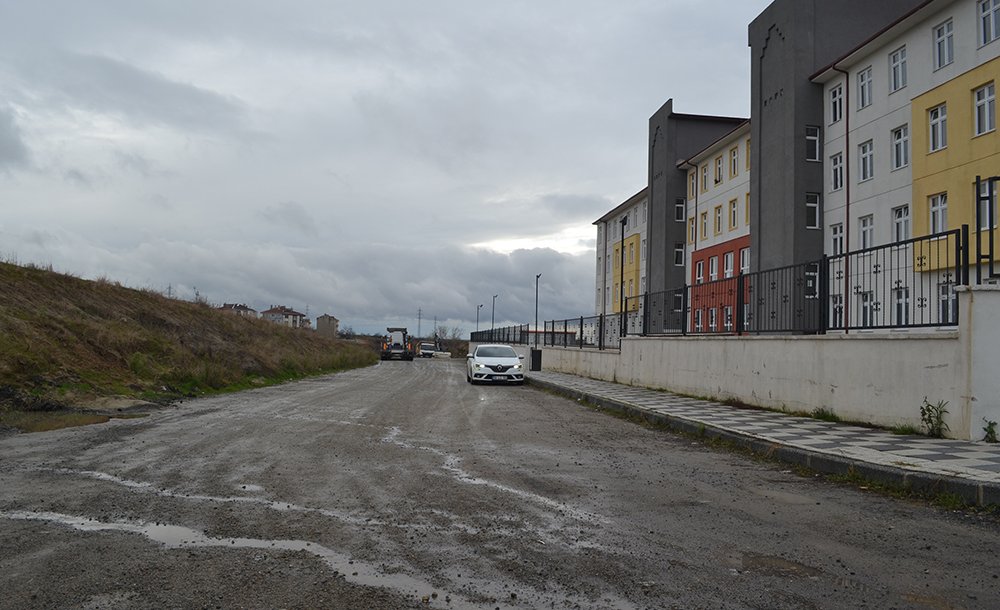 Yol Değil Köstebek Yuvası