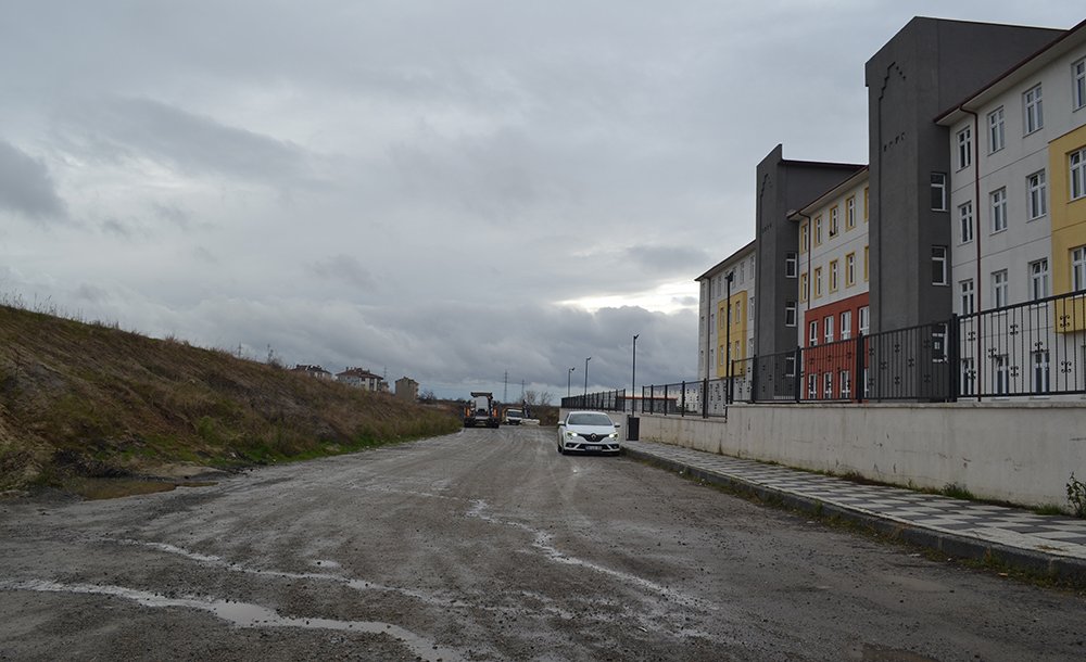 Yol Değil Köstebek Yuvası