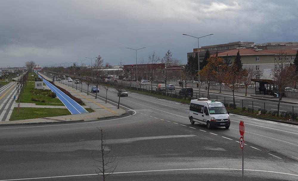 Vatandaşlar Hastanenin Karşısına Durak İstiyor 