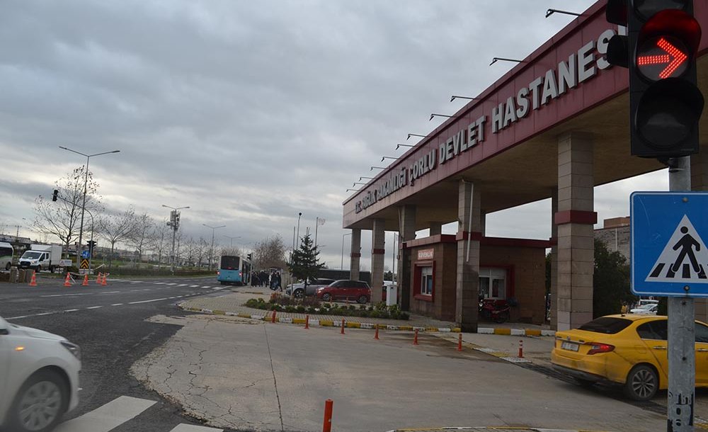 Vatandaşlar Hastanenin Karşısına Durak İstiyor 