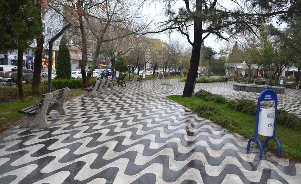Parklar Sessizliğe Büründü 