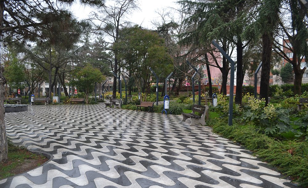 Parklar Sessizliğe Büründü 