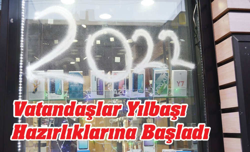 Vatandaşlar Yılbaşı Hazırlıklarına Başladı