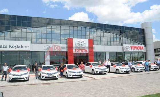 Yeni Corolla Çorlu'daki Sahiplerine Teslim Edildi
