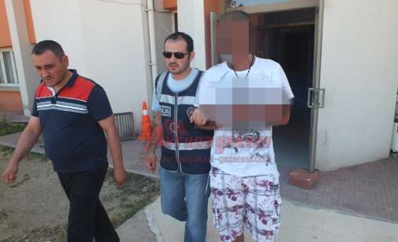 Evlere Girerek Araba Anahtarı Çaldığı Öne Sürülen İki Kişi Yakalandı
