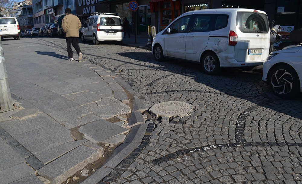 Çorlu'ya Kaldırım Taşı Dayanmıyor! 