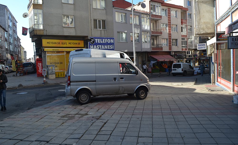 Çorlu'ya Kaldırım Taşı Dayanmıyor! 