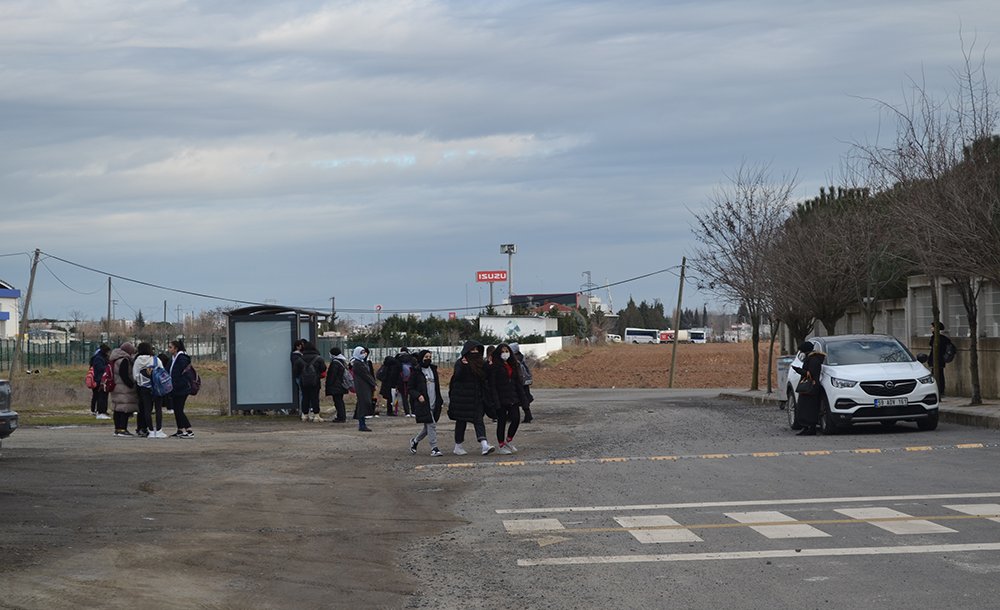 Öğrenciler Ulaşımda Büyük Sorunlar Yaşıyor