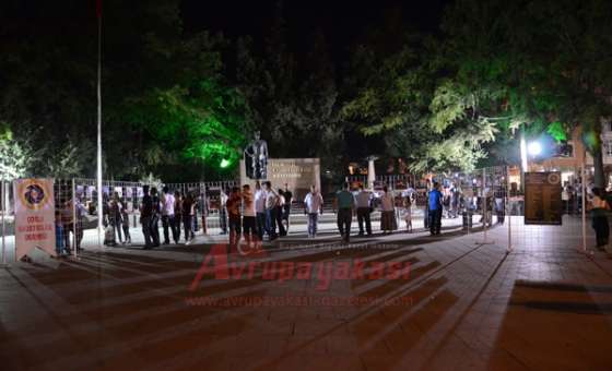 Fotoğraf Sergisi Atatürk Meydanı'nda