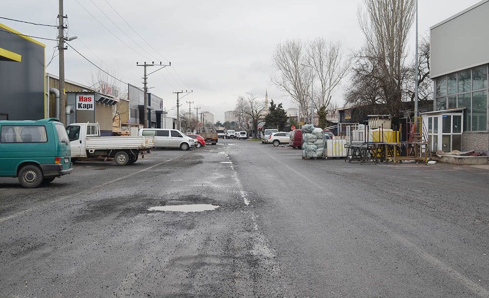Sanayinin Yolları Esnafı Canından Bezdirdi
