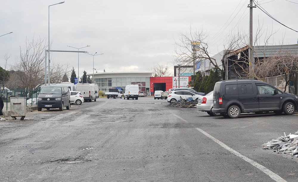 Sanayinin Yolları Esnafı Canından Bezdirdi