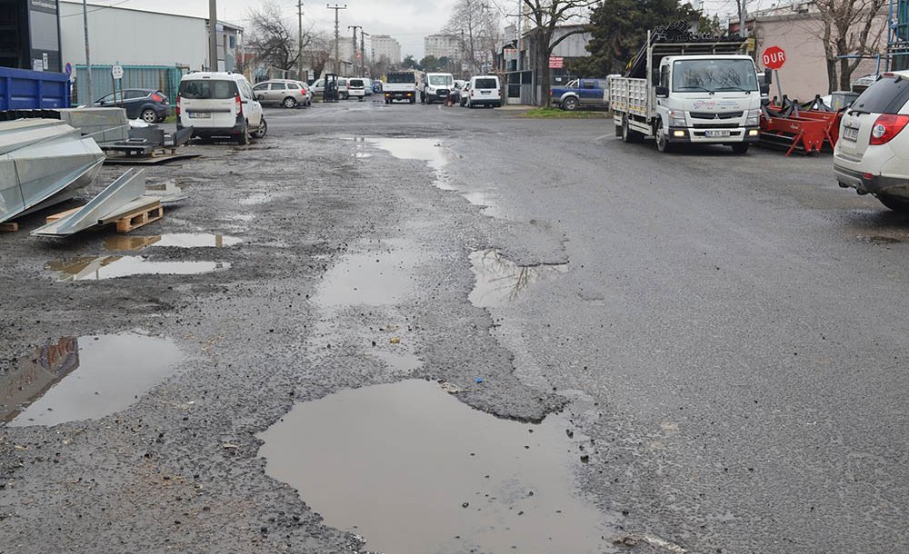 Sanayinin Yolları Esnafı Canından Bezdirdi