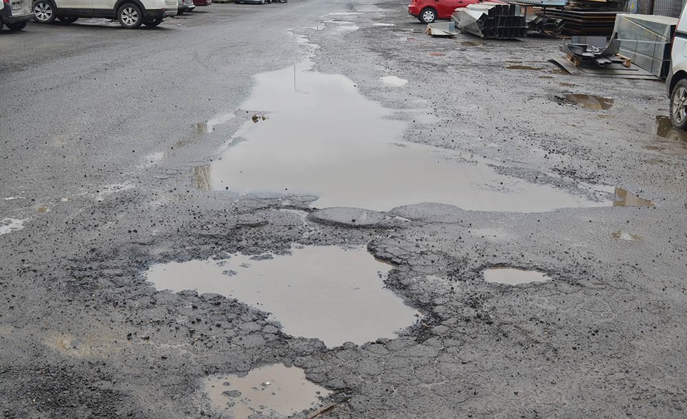 Sanayinin Yolları Esnafı Canından Bezdirdi