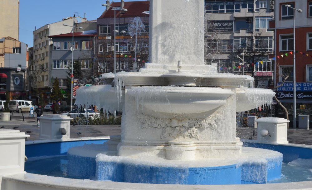 Havuz Yine Buz Tuttu