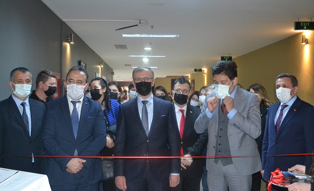 Geri Dönüşüm Kütüphanesi Açıldı