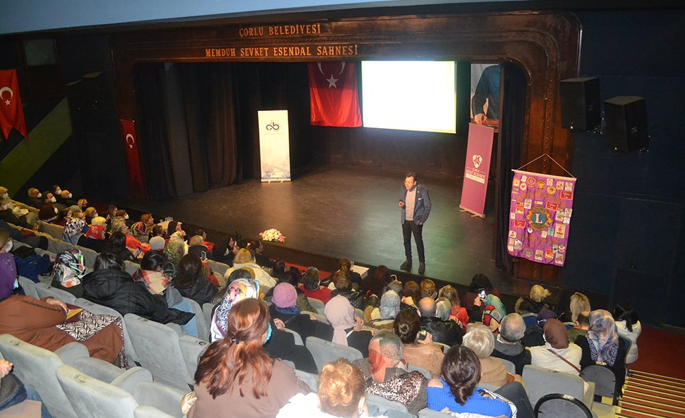 Güçlü Kadın Güçlü Toplum Konferansı İlgi Gördü