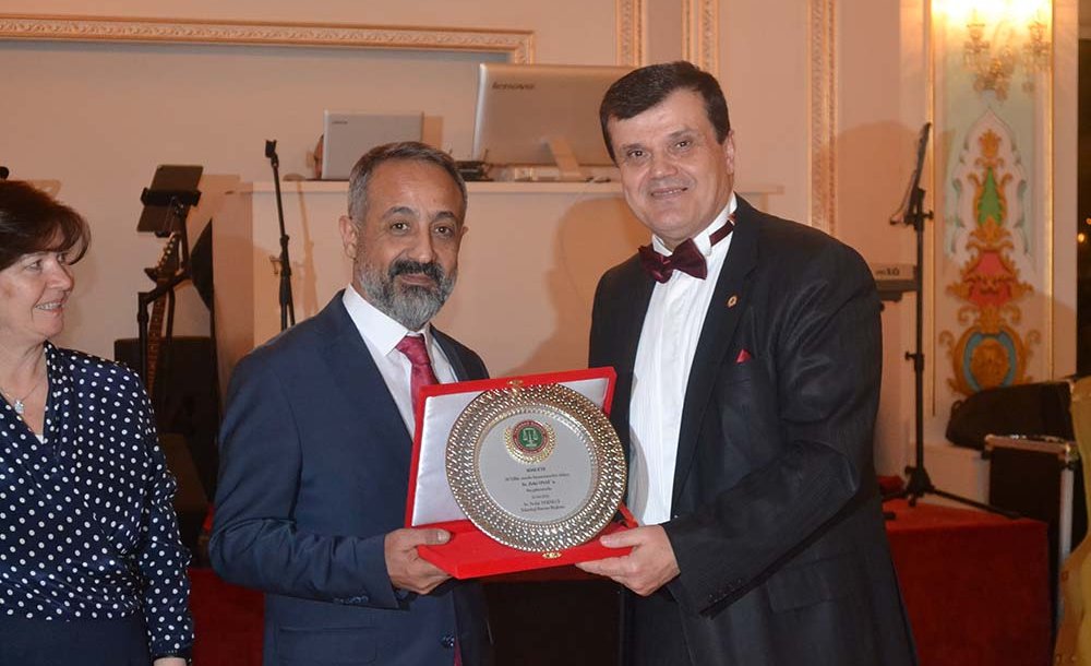 “Cumhuriyete Ve Atatürk'e Bağlıyız”