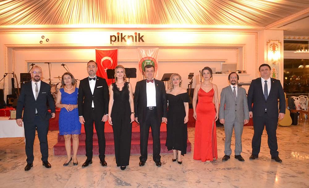  “Cumhuriyete Ve Atatürk'e Bağlıyız”