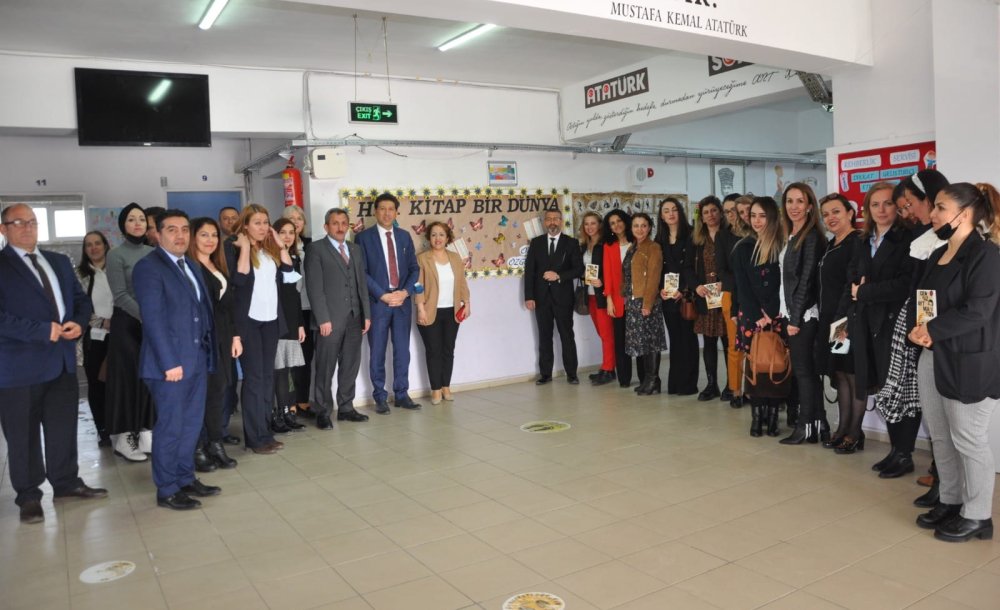 Atık Malzemelerden Kütüphane Yapıldı 