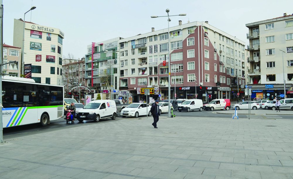 Otobüs Durağa Giremedi, Trafik Felç Oldu!