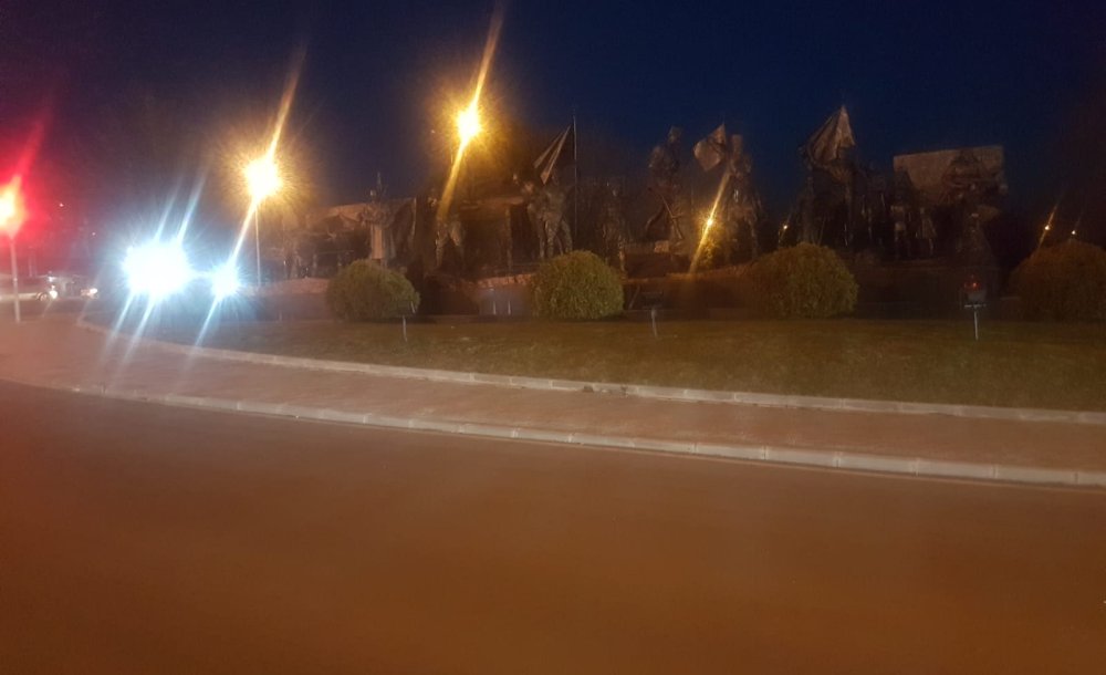 Balkan Anıtı Yine Karanlıkta Kaldı!