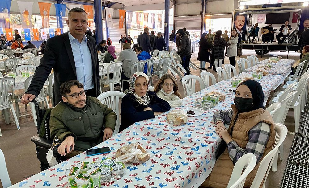 Ak Parti İftar Programı Düzenledi 