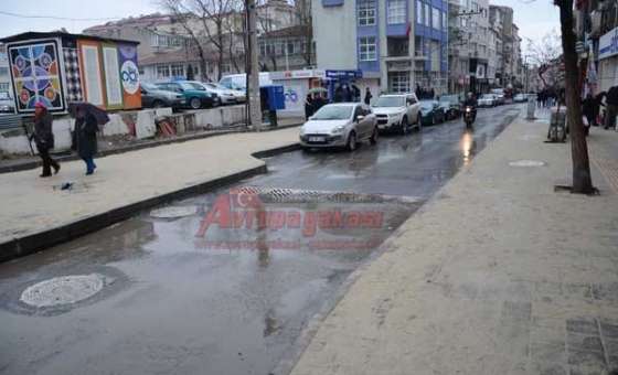 Kumlar Çamura Neden Oldu  