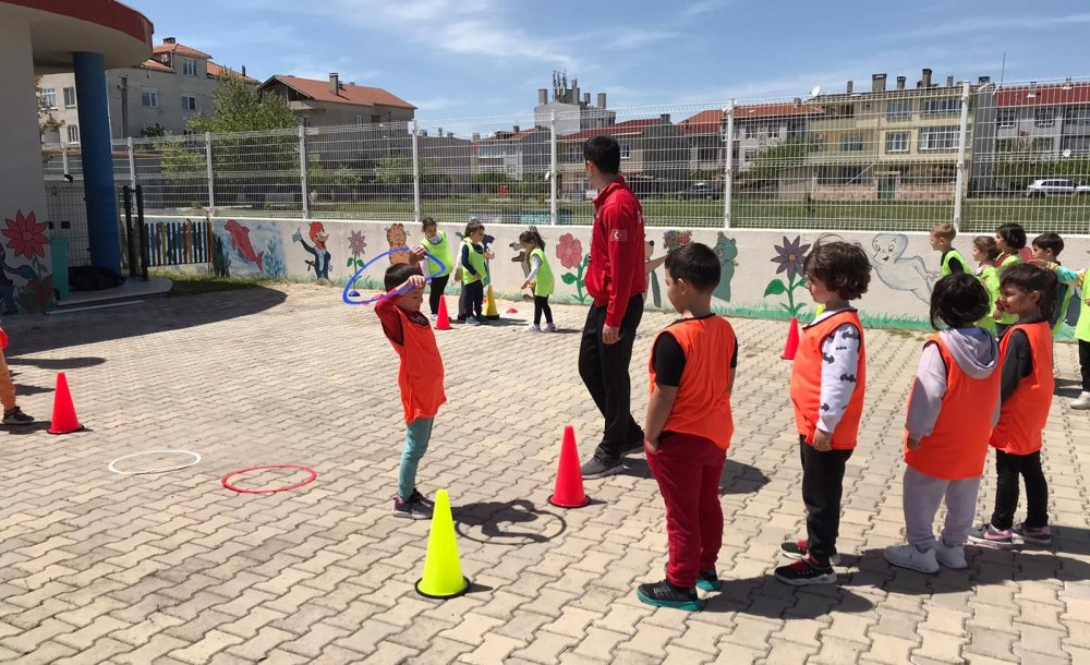 Minikler Eğlenerek Spor Yaptı