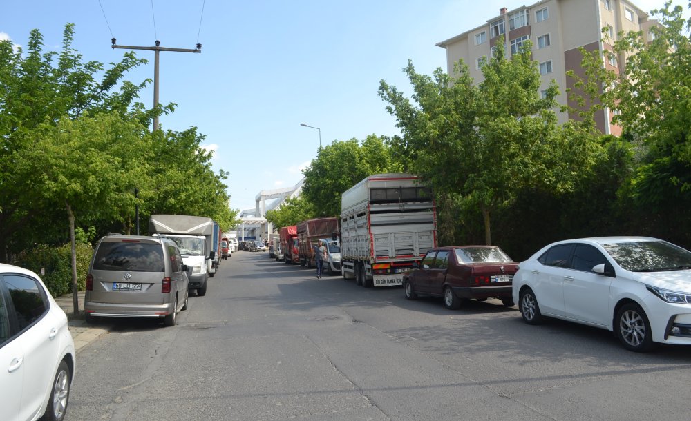 Pazarın Etrafında Keşmekeşlik Yaşanıyor