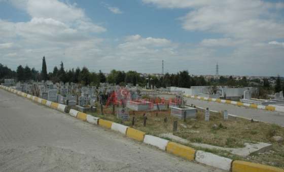 Mezarlıklarda Bayram Temizliği