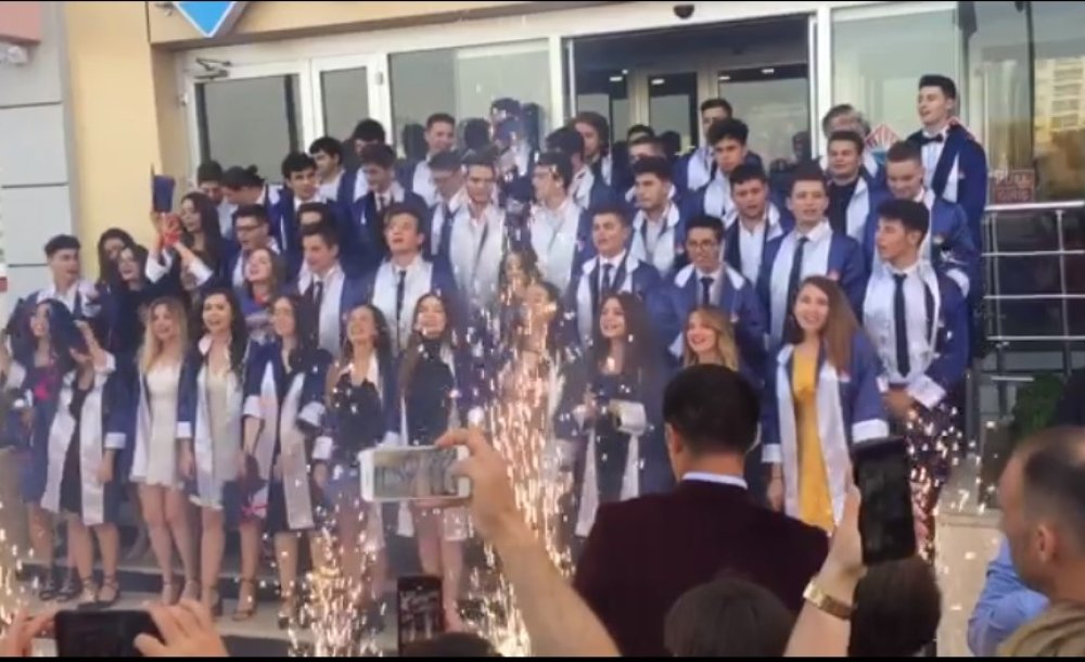 Mezuniyet Törenleri Başladı 