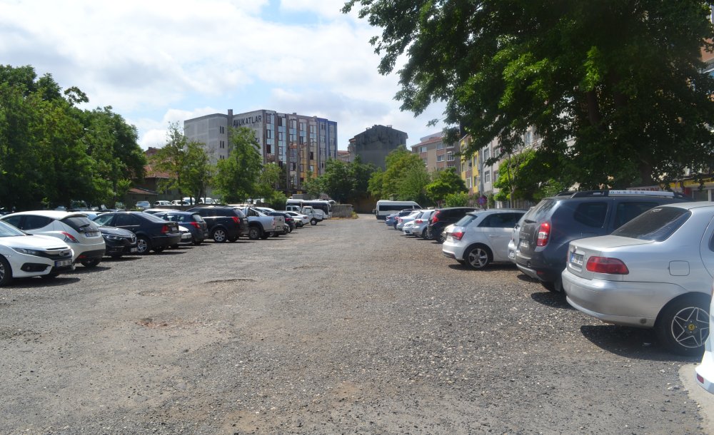 Bir Günlük Otopark Ücret 10 Lira 