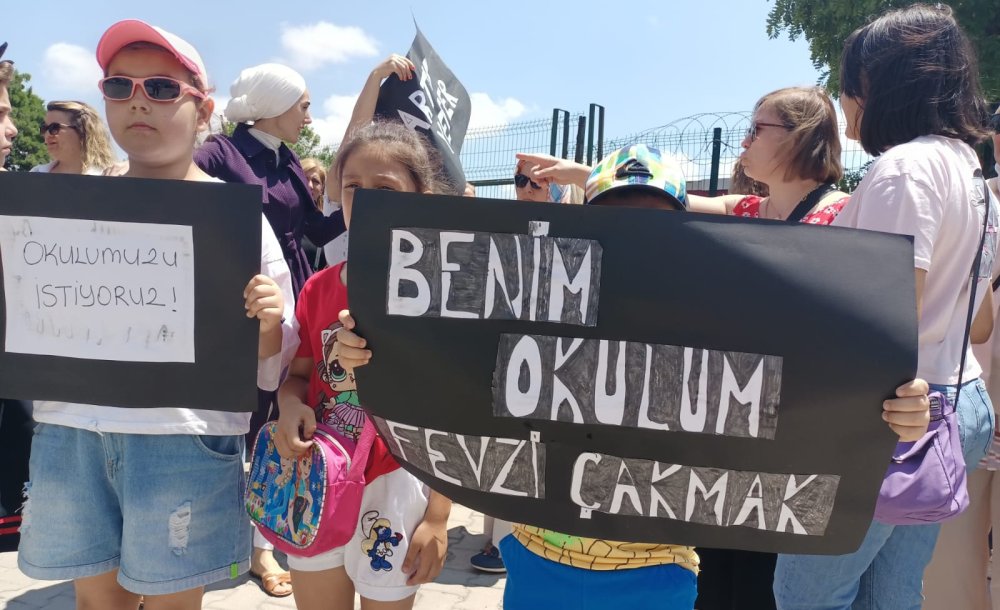 Yıkılan Okullar Yapılmayınca Veliler Feryat Etti 
