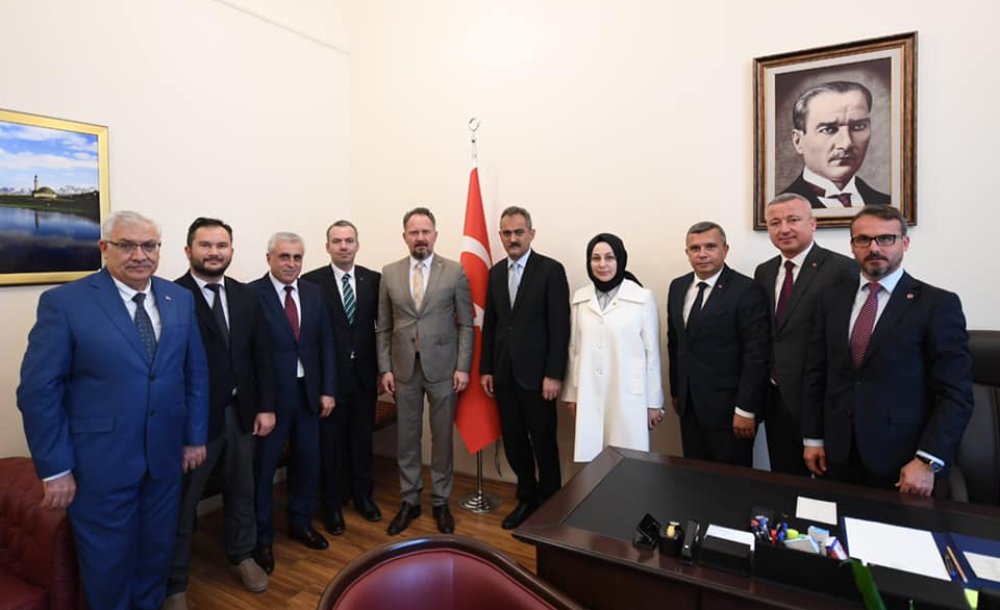 Ak Parti Heyeti Ankara'da Ziyaretlerde Bulundu