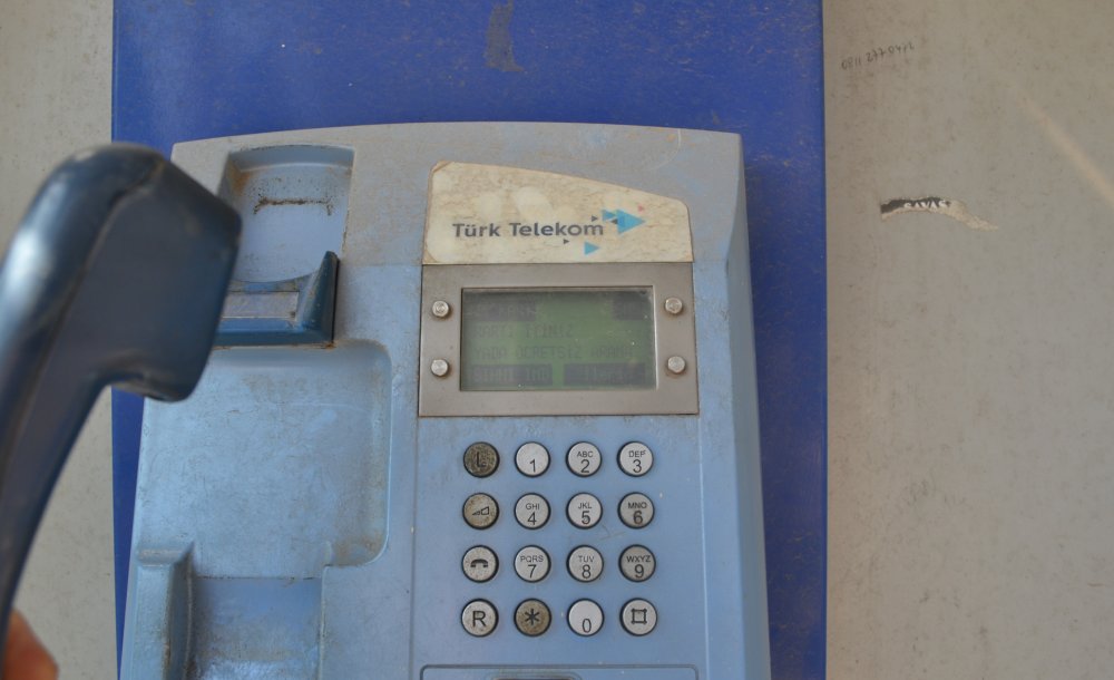 Ankesörlü Telefonlar Pislik İçinde 