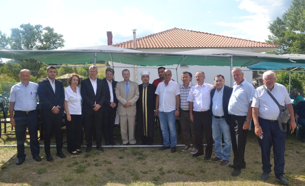  Çorlu Cem Evi'nden Komşuya Büyük Destek