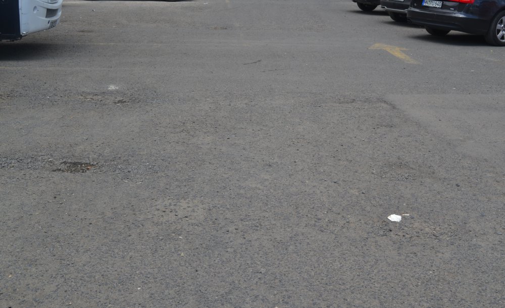 Paralı Otopark Delik Deşik!