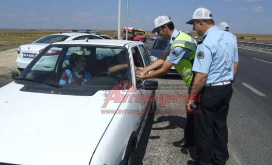Trafik Polislerinden Şeker Gibi Uygulama