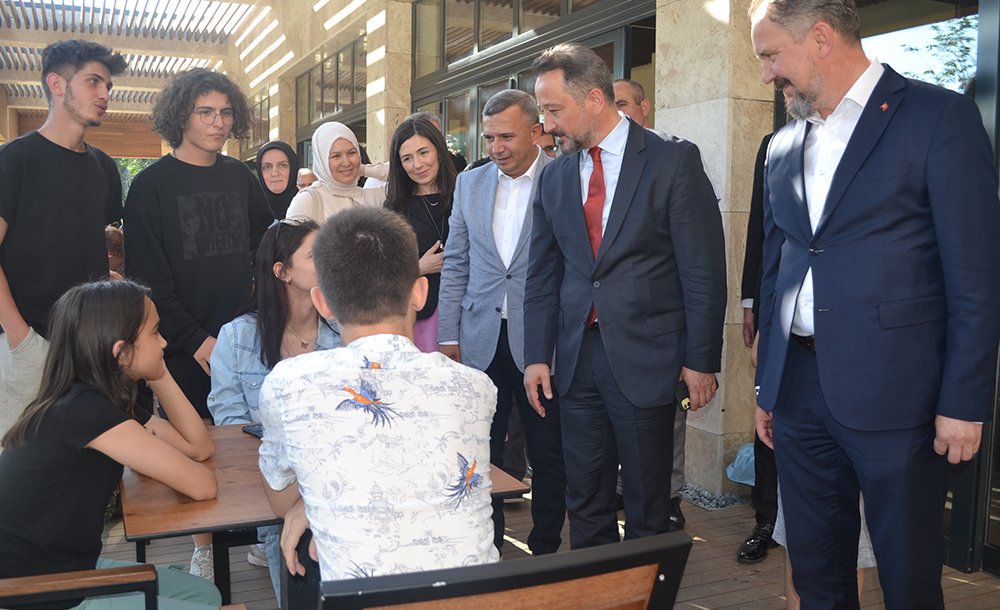 Ak Parti Heyeti Millet Bahçesini İnceledi