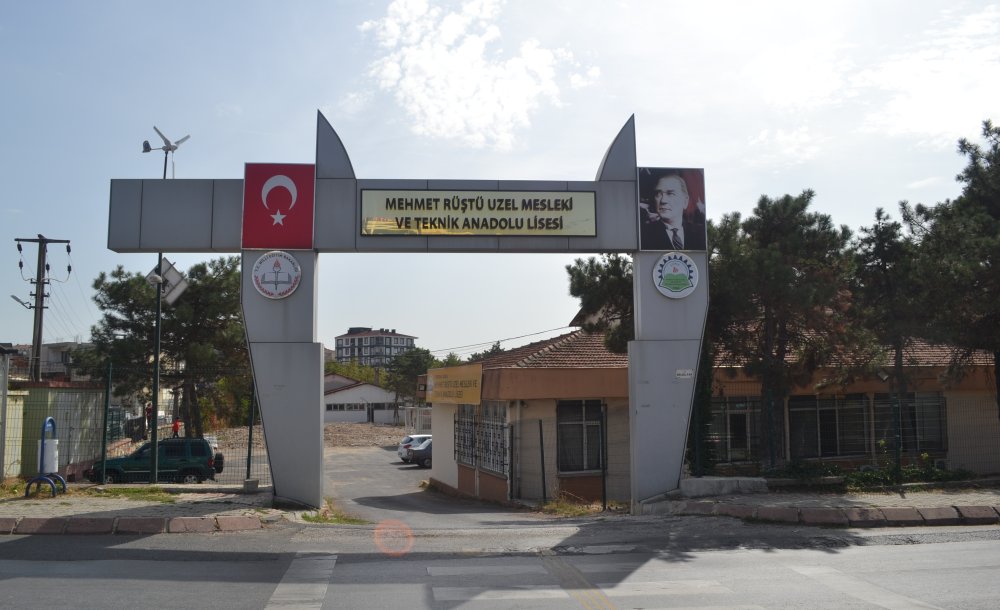 Tarihi Meslek Lisesi Kapatılıyor Mu?