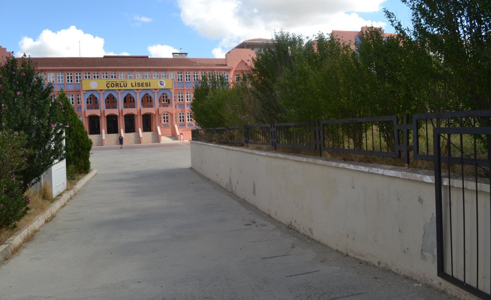 Yaz Döneminde Okullara Bakım Yapılıyor