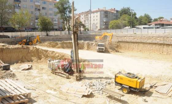  Kapalı Otoparkta Çalışmalar Sürüyor