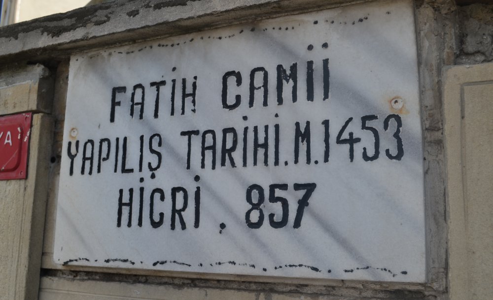 Tarihi Camide İstenmeyen Görüntüler 