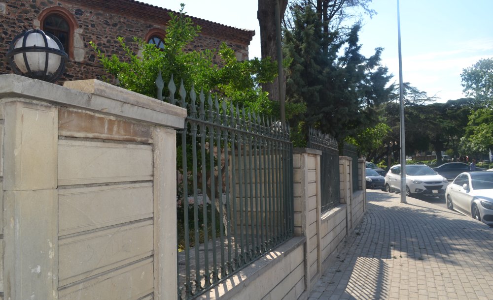 Tarihi Camide İstenmeyen Görüntüler 