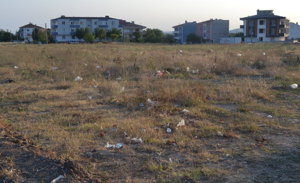 Park Yapılacağı Söylenen Alan Çöplük Oldu