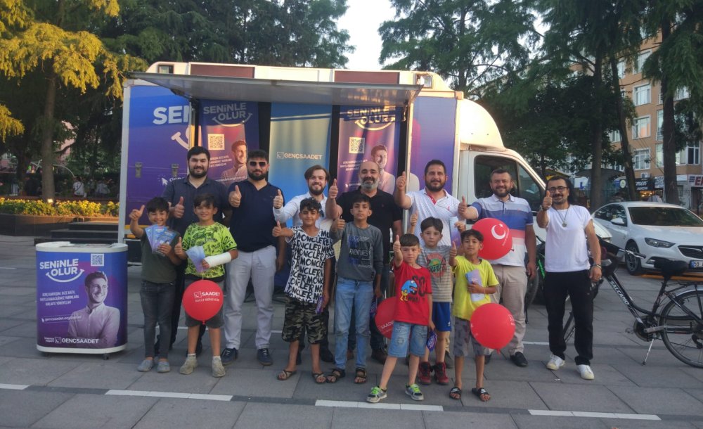 Saadet Partisi'nin Mobil Üye Aracı Çorlu'da 