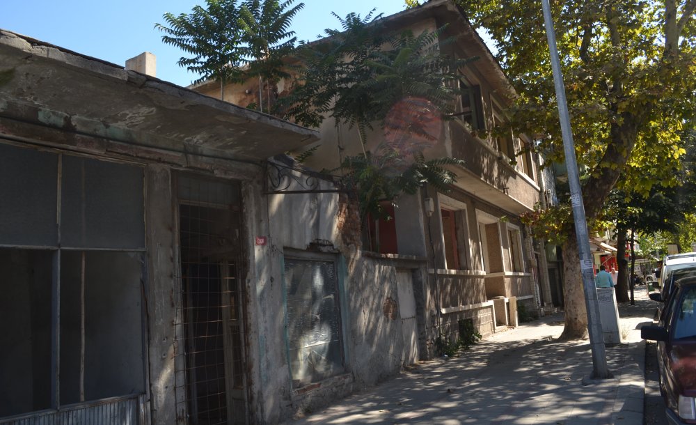 Metruk Bina Bağımlıların Oteli Oldu 