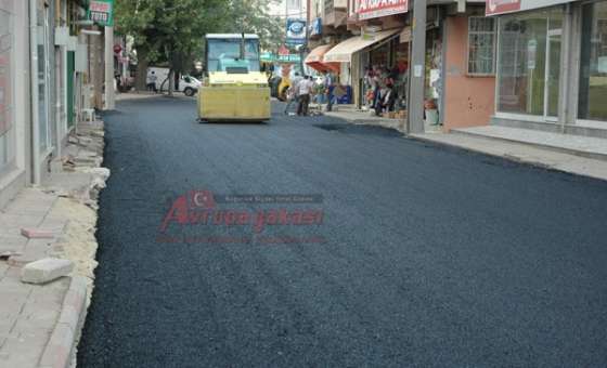 Alipaşa Caddesi Asfaltlanıyor