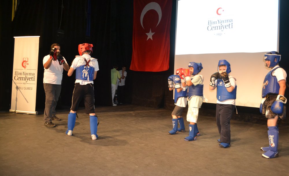 İlim Yayma Cemiyeti Program Düzenledi