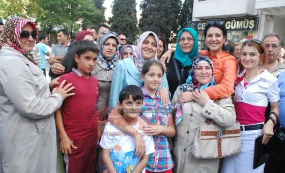 Ak Parti'den 12. Yıla Pilavlı Kutlama